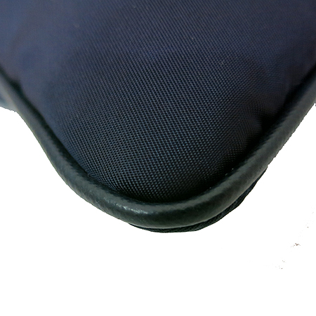 Prada(�����) VA053M ���̺� �к긯 �ﰢ �ΰ� ��� ũ�ν��� [�ϻ����] �̹���5 - ���̺��� �߰���ǰ