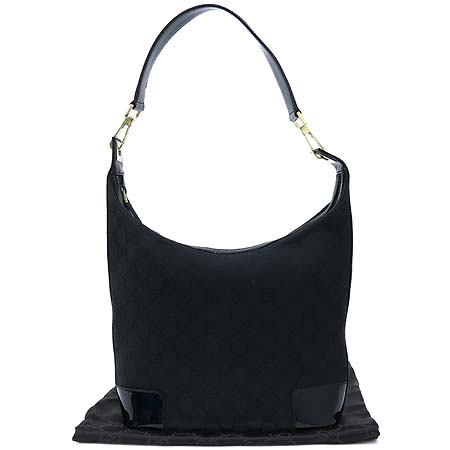 ����  �����