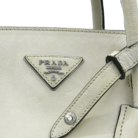 Prada(�����) BN2619 GRACE CALF TALCO �׷��̽� ī�� ���̺��� ����ΰ� �� ¤�� 2WAY �̹���3 - ���̺��� �߰���ǰ