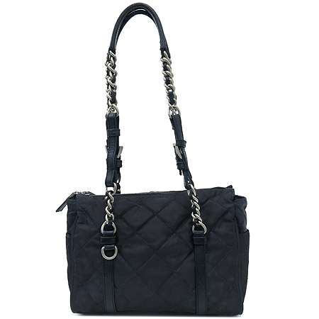 �����  �����