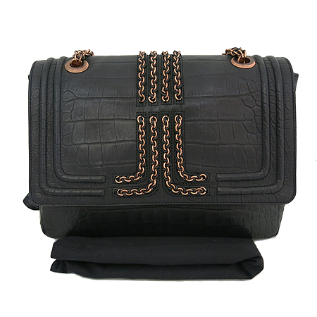 ����  �����