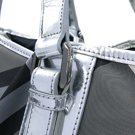 Burberry(������) �׷��� ��Ʈ üũ �ǹ� ��Ż�� ����� �̹���4 - ���̺��� �߰���ǰ