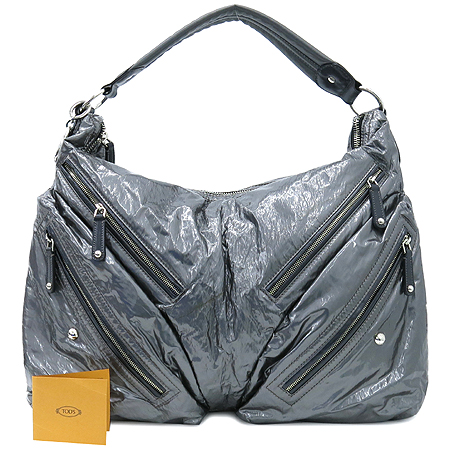 ����  �����