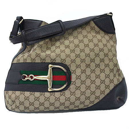 ����  �����