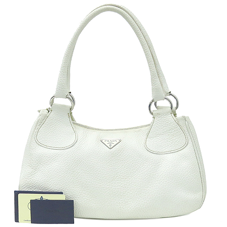 �����  �����