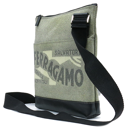 Ferragamo(��󰡸�) 24 7243 PVC �ΰ� ��� ���� ���� Ʈ���� ũ�ν��� �̹���2 - ���̺��� �߰���ǰ