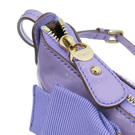 Ferragamo(��󰡸�) 21 B642 ���̴�Ʈ ���� �Ÿ� ���� �ٶ� ������� �̴� ũ�ν��� �̹���5 - ���̺��� �߰���ǰ