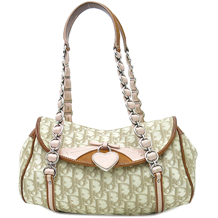 ���  �����