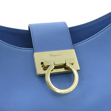 Ferragamo(��󰡸�) Ferragamo(��󰡸�) 21 8662  ���� ��ġ�Ϸΰ� ��� ����� �̹���3 - ���̺��� �߰���ǰ