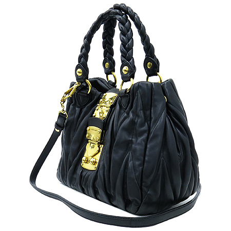 MiuMiu(�̿�̿�) RN0473 ��� �� ��Ŭ ���� ����Ų MATELASSE (��Ʈ���) ��Ʈ�� + �����Ʈ�� �̹���3 - ���̺��� �߰���ǰ