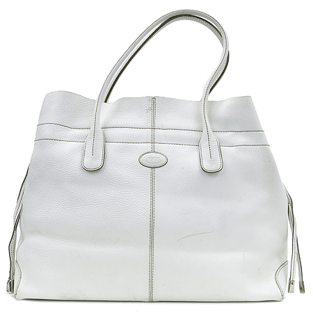 ����  �����