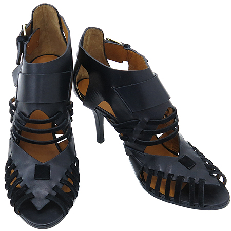 �����  ����