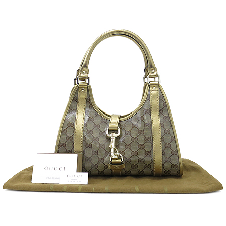 ����  �����