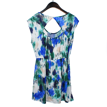 FOREVER21(������21) ��Ƽ�÷� ���� ���ǽ� �̹���2 - ���̺��� �߰���ǰ