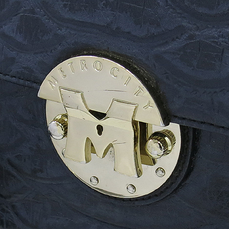 Metrocity(��Ʈ�ν�Ƽ) MC580 ���� ���� ���̺� ���� ����ΰ� ü�� ũ�ν��� �̹���4 - ���̺��� �߰���ǰ