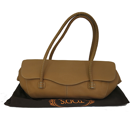 ����  �����