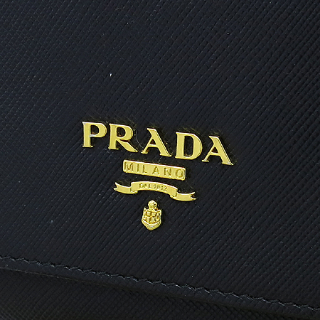Prada(�����) 1M1290 ��� ��Ż �ΰ� ���� SAFFIANO(���ǾƳ�) ������ + ü�� ��Ʈ�� �̹���3 - ���̺��� �߰���ǰ