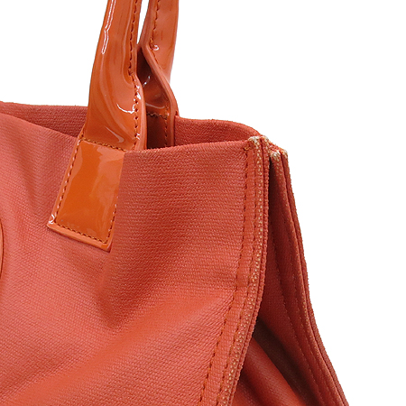 TORY BURCH(�丮��ġ) TB4A9A14F8F �Ƹ��� �ΰ� PVC ���̴�Ʈ ���� ���� ��Ʈ�� �̹���4 - ���̺��� �߰���ǰ