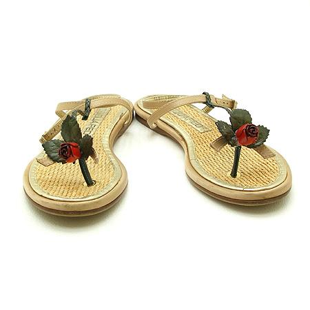 �������2  ����