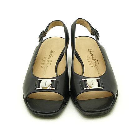 Ferragamo(��󰡸�) �ٶ� ��� ���� ���� ���� �̹���2 - ���̺��� �߰���ǰ