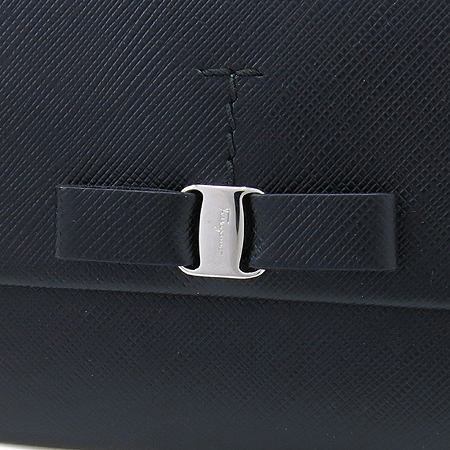 Ferragamo(��󰡸�) 22 953 ���� ���ǾƳ� ���� ���� �ٶ� ��� ������ ������ �̹���3 - ���̺��� �߰���ǰ