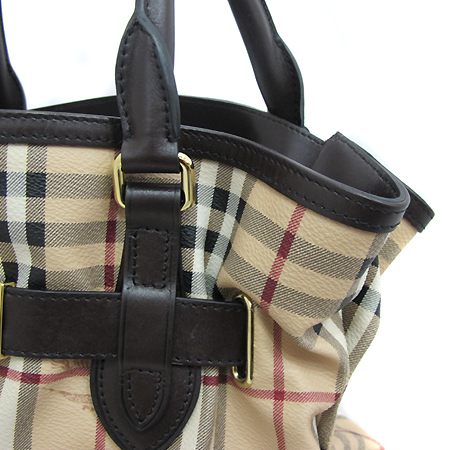 Burberry(������) 3723050 PVC ���̸��� üũ ��Ʈ��  [��õ ������] �̹���5 - ���̺��� �߰���ǰ