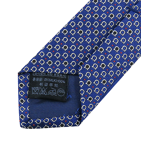 Ferragamo(��󰡸�) 100% ��ũ ��Ÿ�� �̹���3 - ���̺��� �߰���ǰ