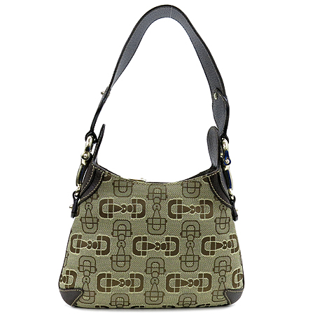 ����  �����