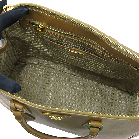 Prada(�����) BN1786 ī��(CARAMEL) ���ǾƳ� ���� ��Ʈ�� �̹���6 - ���̺��� �߰���ǰ