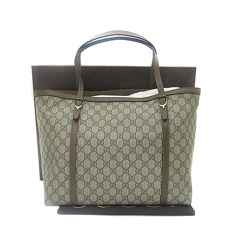 ����  �����