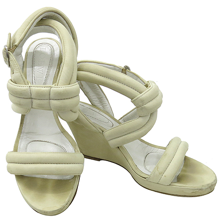 �ο���  ����