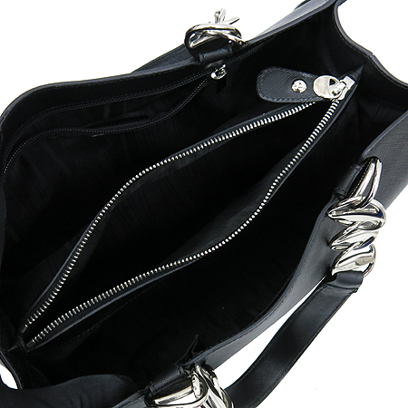 Ferragamo(��󰡸�) 21 B024 ���� ��ġ�� �ΰ� ���� ���ǾƳ� ���� VARINA(�ٸ���) ü�� ����� �̹���6 - ���̺��� �߰���ǰ