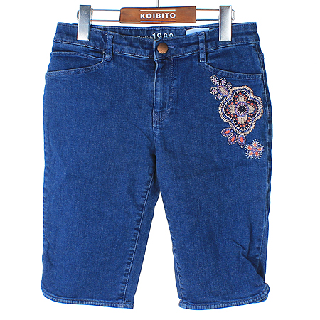 ��  ��������