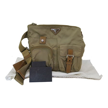 �����  ����