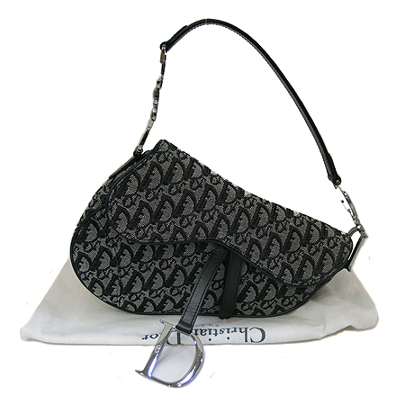 ���  �����