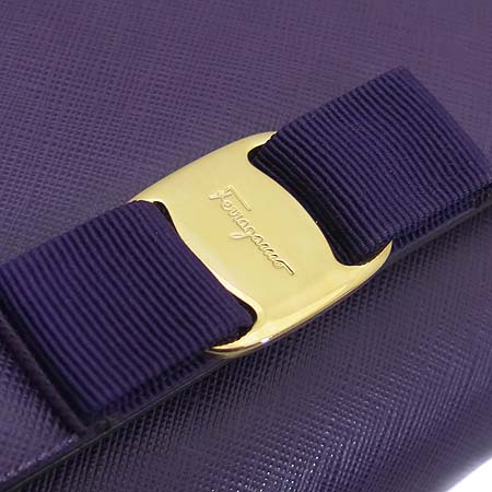 Ferragamo(��󰡸�) 22 B558 ���� �ٶ� ��� ���ǾƳ� ���� ũ�ν��� [��������] �̹���4 - ���̺��� �߰���ǰ