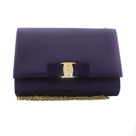 Ferragamo(��󰡸�) 22 B558 ���� �ٶ� ��� ���ǾƳ� ���� ũ�ν��� [��������] �̹���2 - ���̺��� �߰���ǰ