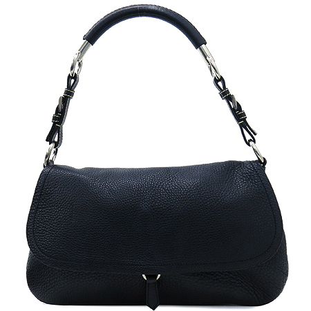 �����  �����