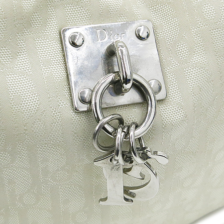 Dior(ũ����î���) ������ø� �ΰ� �к긯 ���̺��� ���� ȥ�� ȣ�� ����� �̹���4 - ���̺��� �߰���ǰ