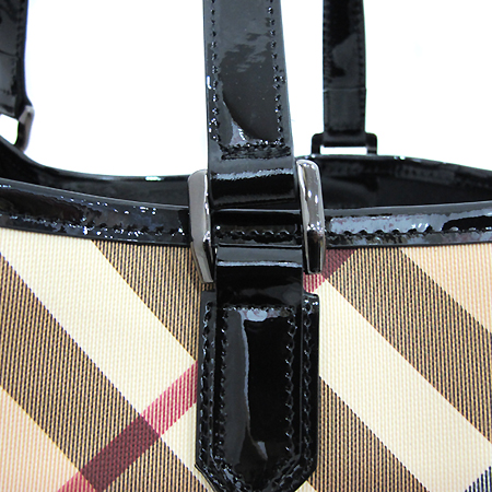 Burberry(������) 3489044 �� ���üũ PVC ��Ű(NICKIE) ���� ����� + ���� �Ŀ�ġ [��õ ������] �̹���4 - ���̺��� �߰���ǰ