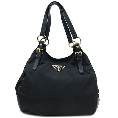 �����  �����