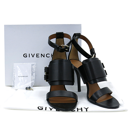 �����  ����