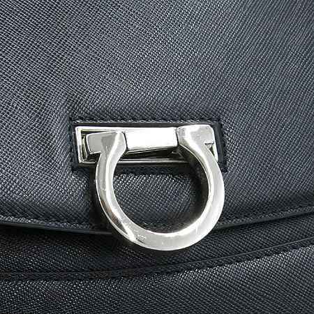 Ferragamo(��󰡸�) 21 5322 ���� ��ġ�� �ΰ� ��� ���� ���� ��Ʈ�� �̹���4 - ���̺��� �߰���ǰ