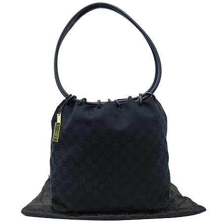 ����  �����