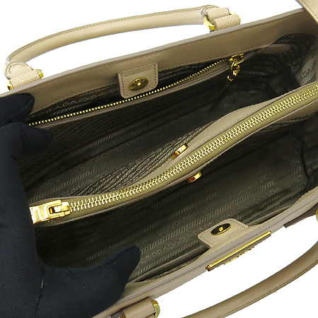 Prada(�����) BN1874 �ﰢ �ΰ���� ���ǾƳ� ���� ��Ʈ�� + ��� ��Ʈ�� �̹���7 - ���̺��� �߰���ǰ