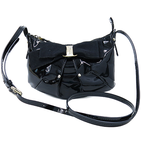 Ferragamo(��󰡸�) 21 B642 ���̴�Ʈ ���� �Ÿ� �ٶ� ������� �̴� ũ�ν��� �̹���2 - ���̺��� �߰���ǰ