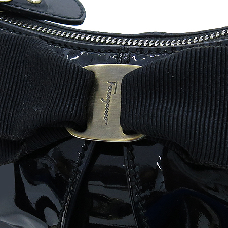 Ferragamo(��󰡸�) 21 B642 ���̴�Ʈ ���� �Ÿ� �ٶ� ������� �̴� ũ�ν��� �̹���4 - ���̺��� �߰���ǰ