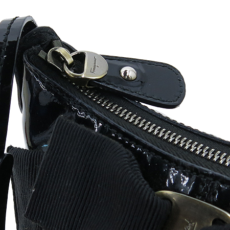 Ferragamo(��󰡸�) 21 B642 ���̴�Ʈ ���� �Ÿ� �ٶ� ������� �̴� ũ�ν��� �̹���5 - ���̺��� �߰���ǰ