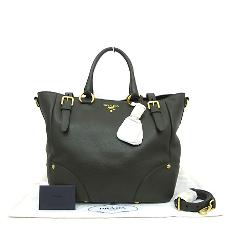 �����  �����