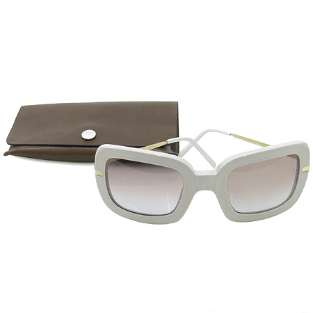 ������  ���۶�